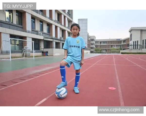 足球巨星慷慨捐赠助力慈善事业 社会责任与爱心传递成榜样