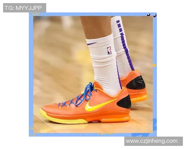 白色足球鞋:聚焦球星的时尚风向 白色足球鞋:聚焦球星的时尚风向